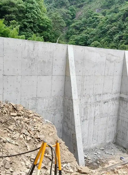 重力式挡土墙